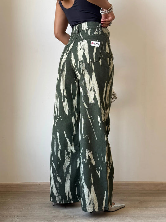 Claw Strike Baggy Wide Leg Jeans - Core Denims